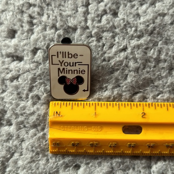 Minnie Mouse Disney Pin - Picture 6 of 6
